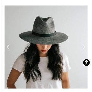 EUC Gigi Pip Gray Scottie- S/M 🤍